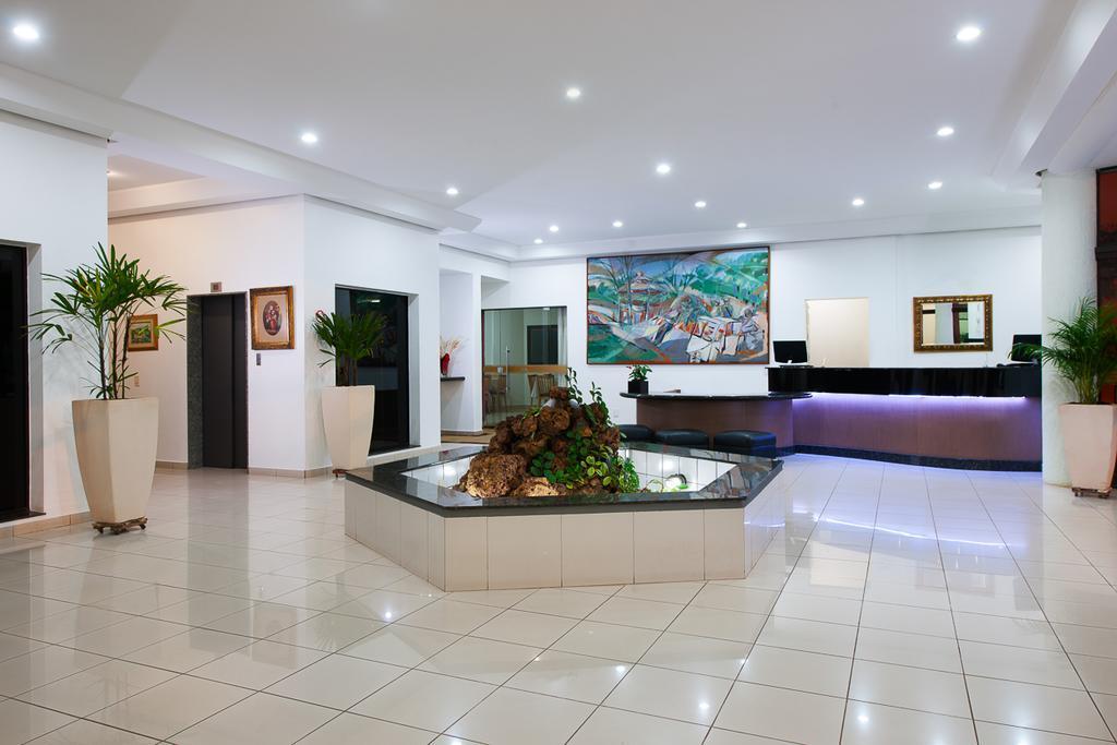 Carlton Plaza Hotel Uberlândia Exteriör bild