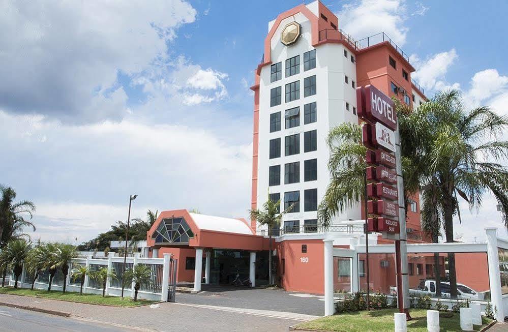 Carlton Plaza Hotel Uberlândia Exteriör bild